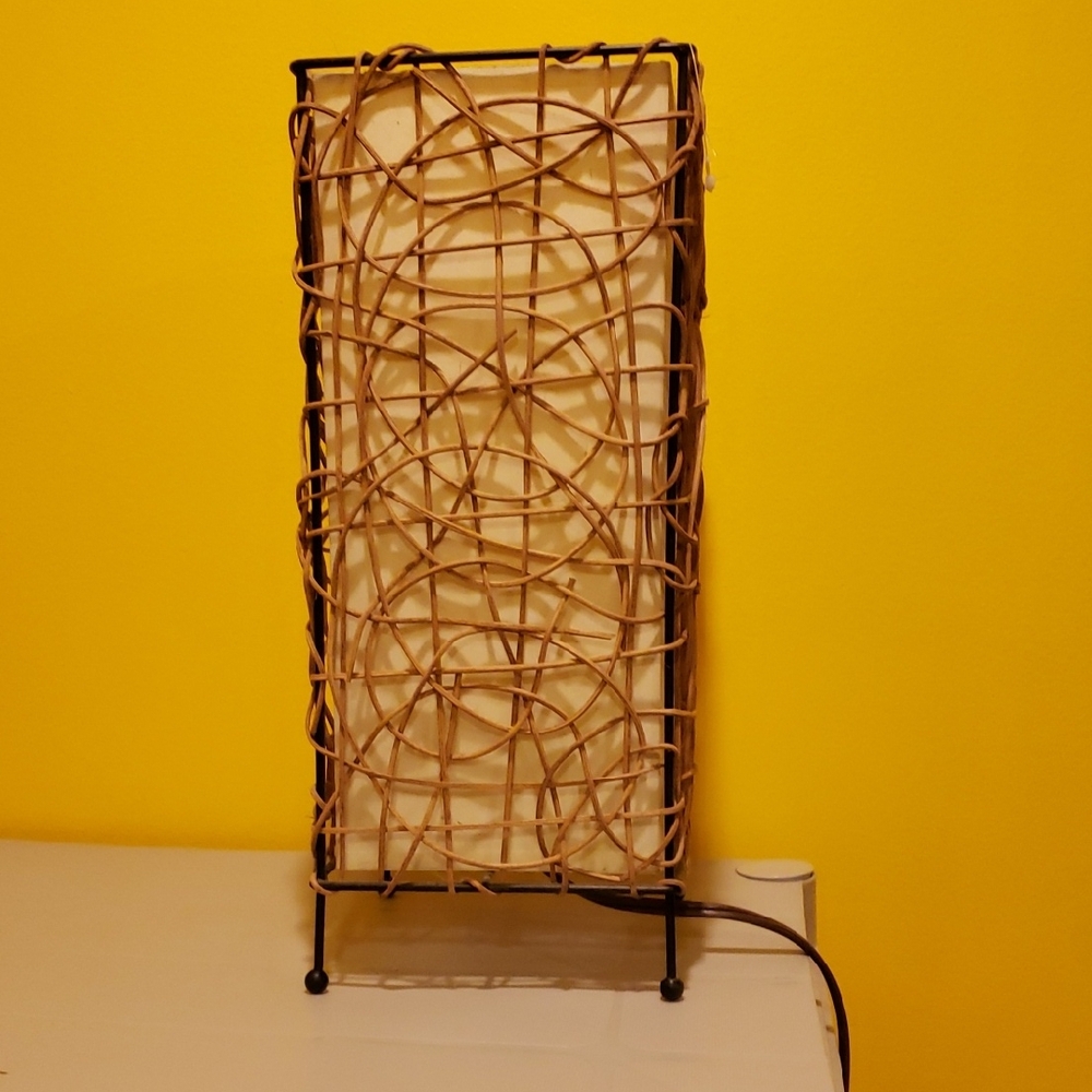 Modern Woven Table Lamp - Black and Tan